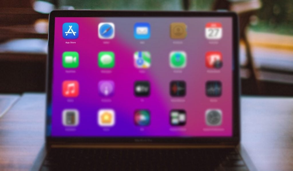 MacBook Launchpad com ícone AppStore destacado