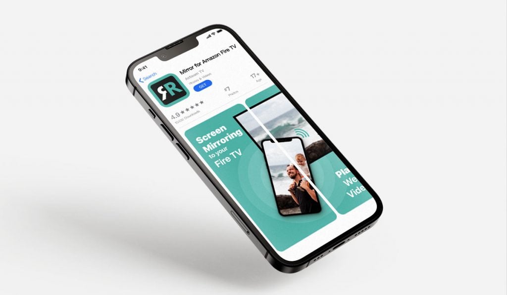een iPhone op een witte achtergrond met de spiegel voor Amazon Fire TV op